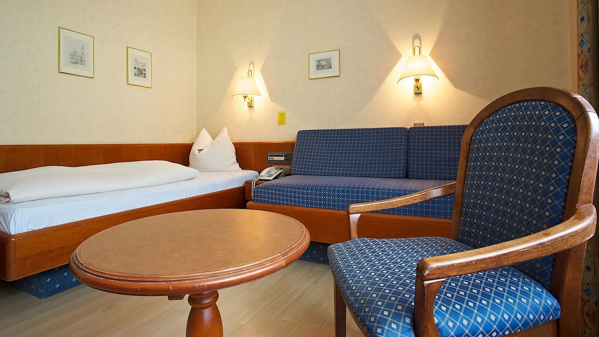 Hotel Carmen Munich 3*,